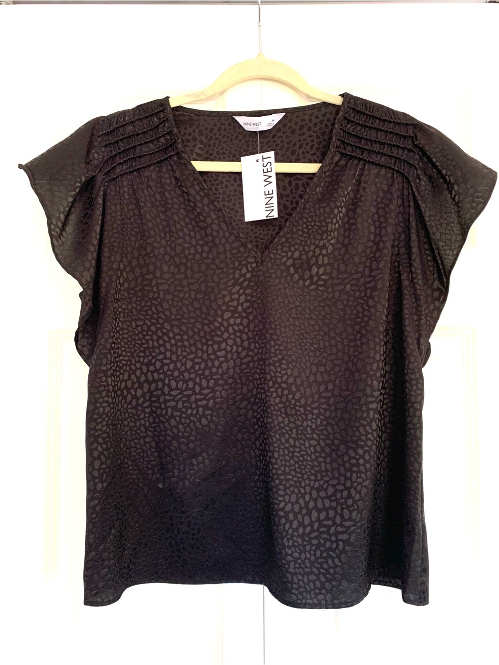 Nine West Snakeskin Print Ruched Shoulder Flutter Sleeve V-neck Top